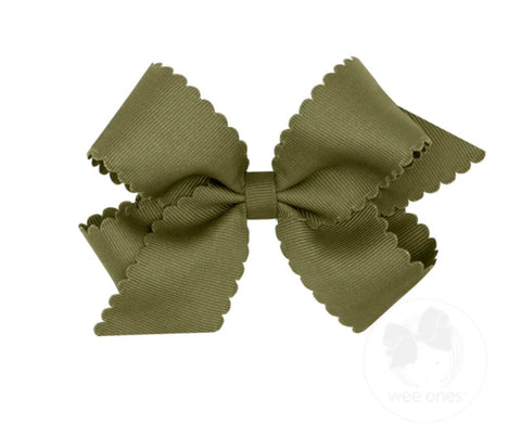 Scalloped bow-sage